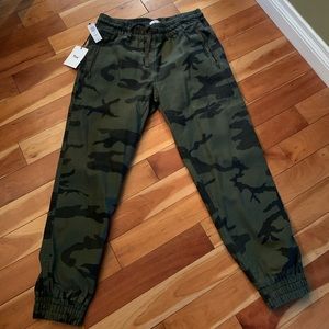 Tna army green camouflage color joggers